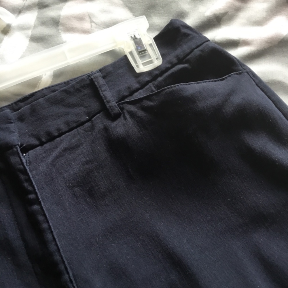 Deep Navy Capris - Picture 4 of 6
